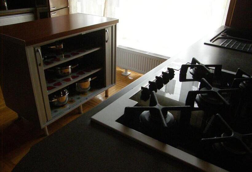 پانسیون Home For Guests Lakštingala