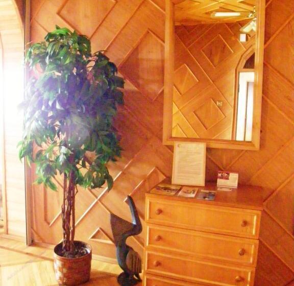 پانسیون Home For Guests Lakštingala