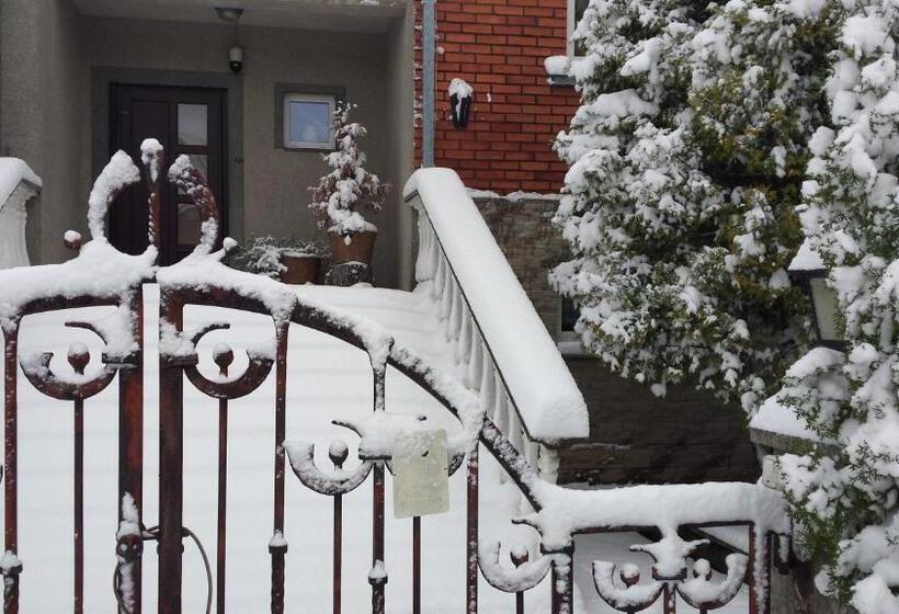 پانسیون Home For Guests Lakštingala