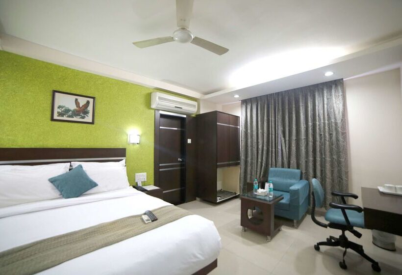Click Hotel Yuvraj