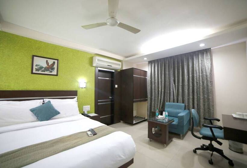 Click Hotel Yuvraj