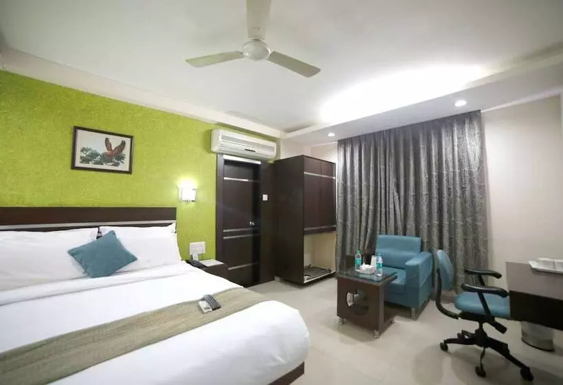 Click Hotel Yuvraj