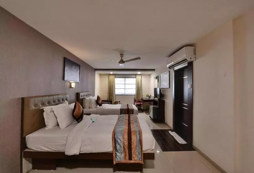 Click Hotel Yuvraj