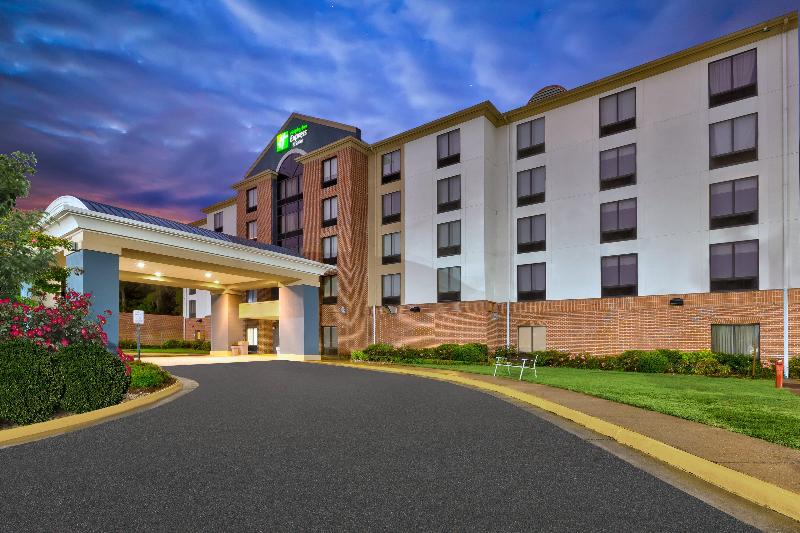فندق Holiday Inn Express & Suites Chesapeake, An Ihg