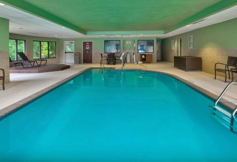 فندق Holiday Inn Express & Suites Chesapeake, An Ihg