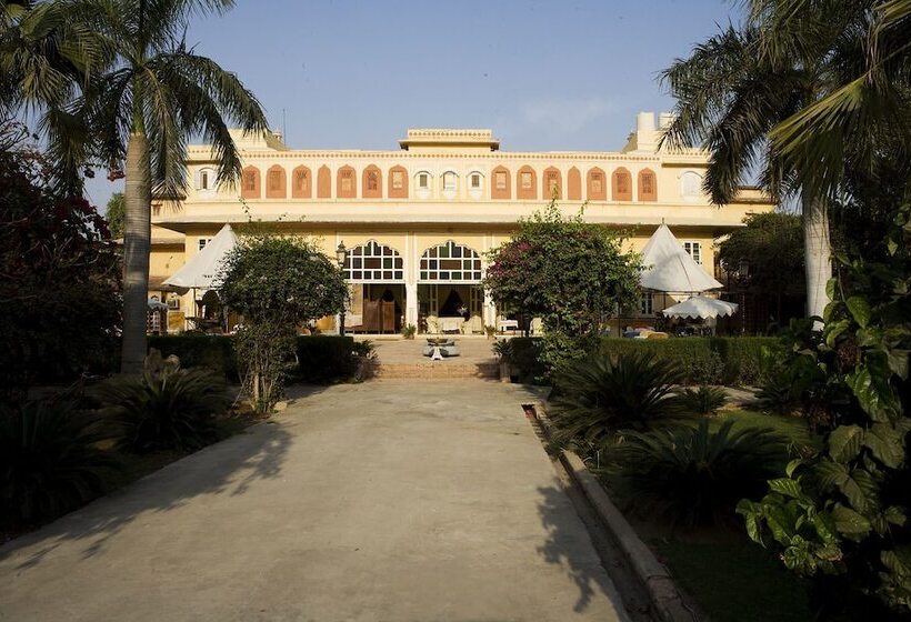 هتل Naila Bagh Palace