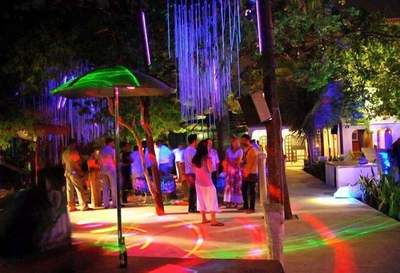 هتل Naila Bagh Palace