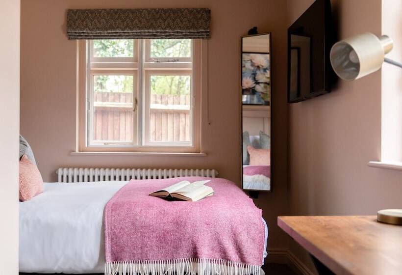 فندق The Carnarvon Arms