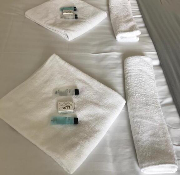 Отель The New Alexandra