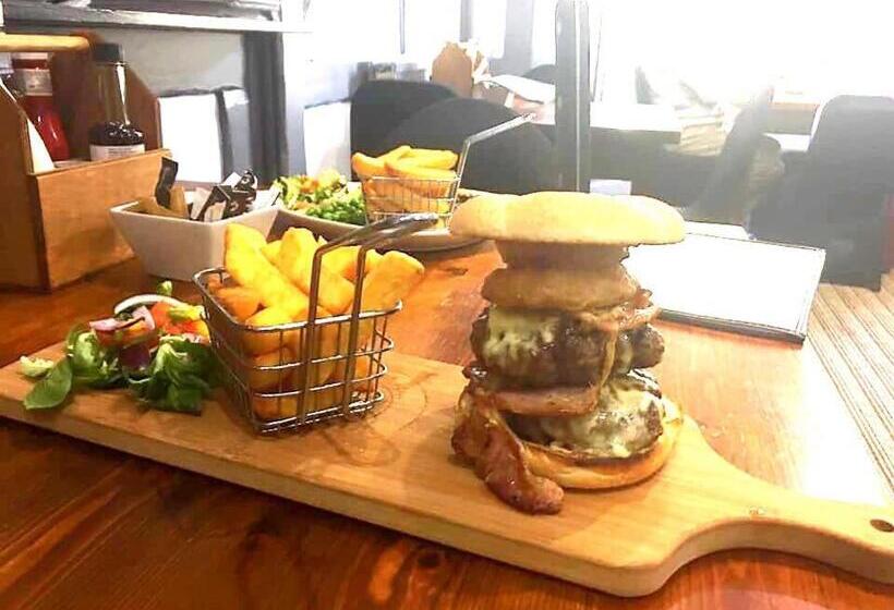 Отель The New Alexandra