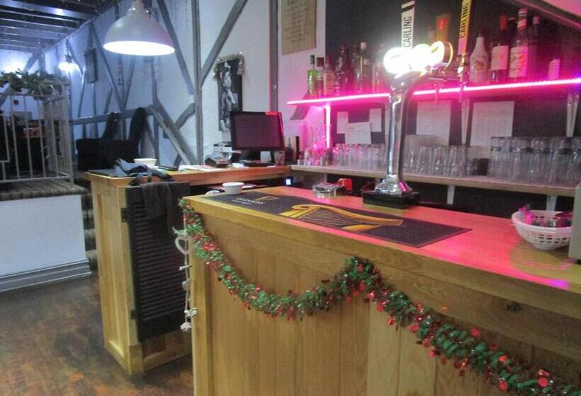 Отель The New Alexandra