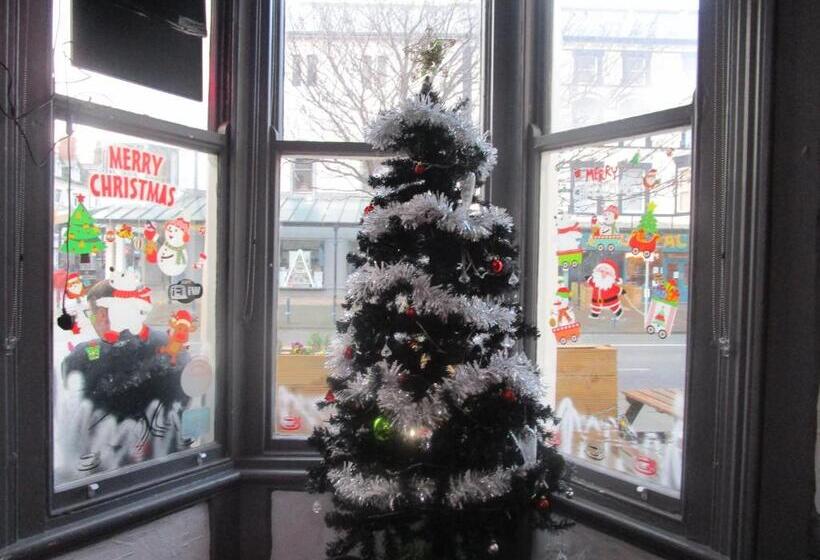 Отель The New Alexandra