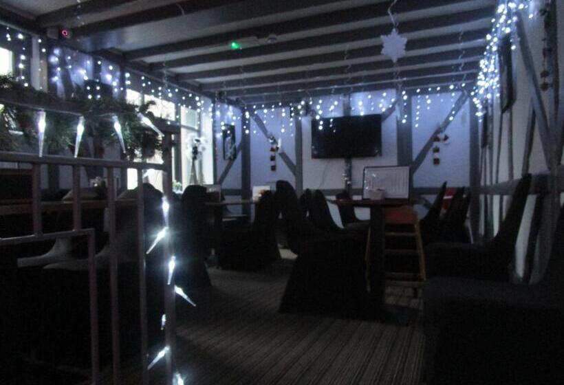 Отель The New Alexandra