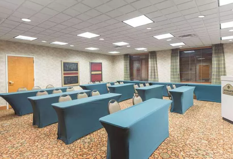 בית מלון כפרי Spark By Hilton Tupelo