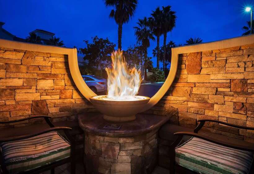 汽车旅馆  Best Western Plus Oceanside Palms