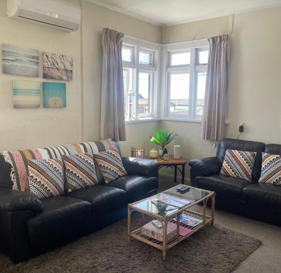 호스텔 Coastal Accommodation