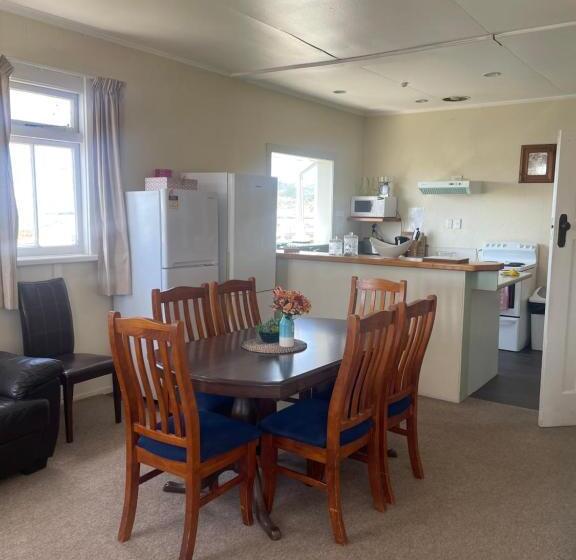 호스텔 Coastal Accommodation