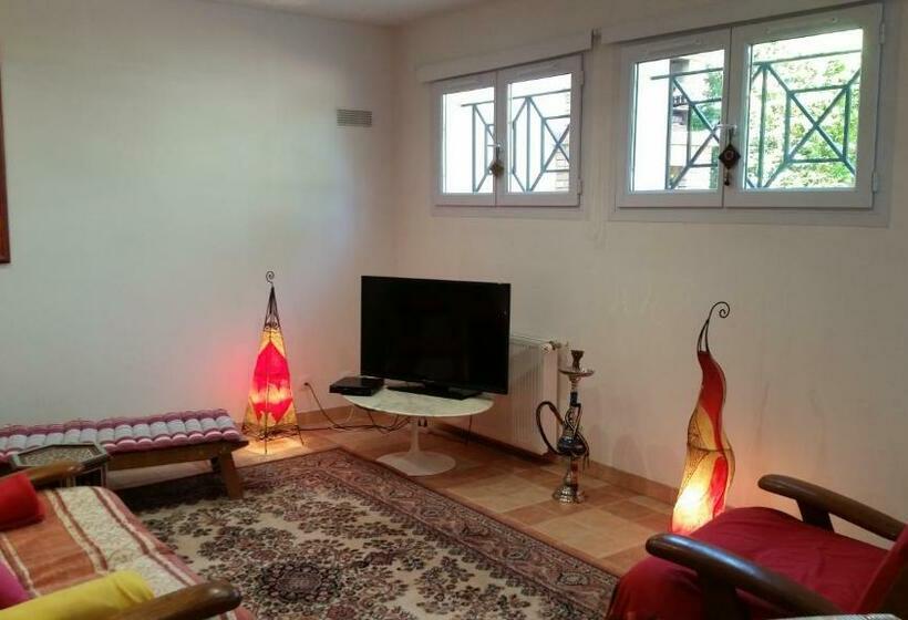 مبيت وإفطار Chambre Avec Jardin Pierre Curie