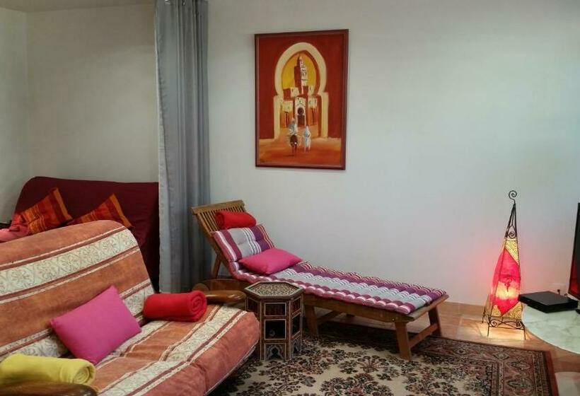 مبيت وإفطار Chambre Avec Jardin Pierre Curie