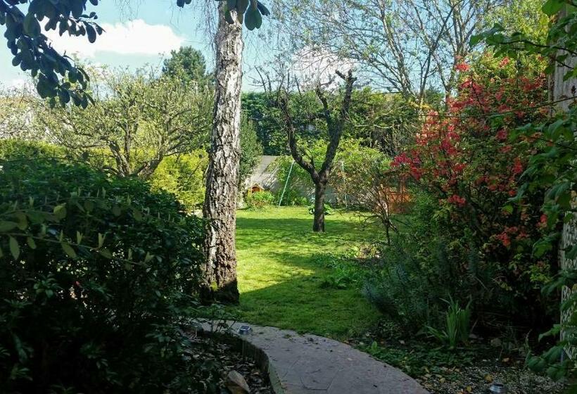 مبيت وإفطار Chambre Avec Jardin Pierre Curie