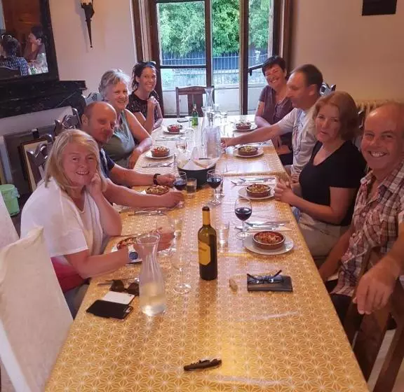 Aamiaismajoitus (B&B) Villa Gracieuse