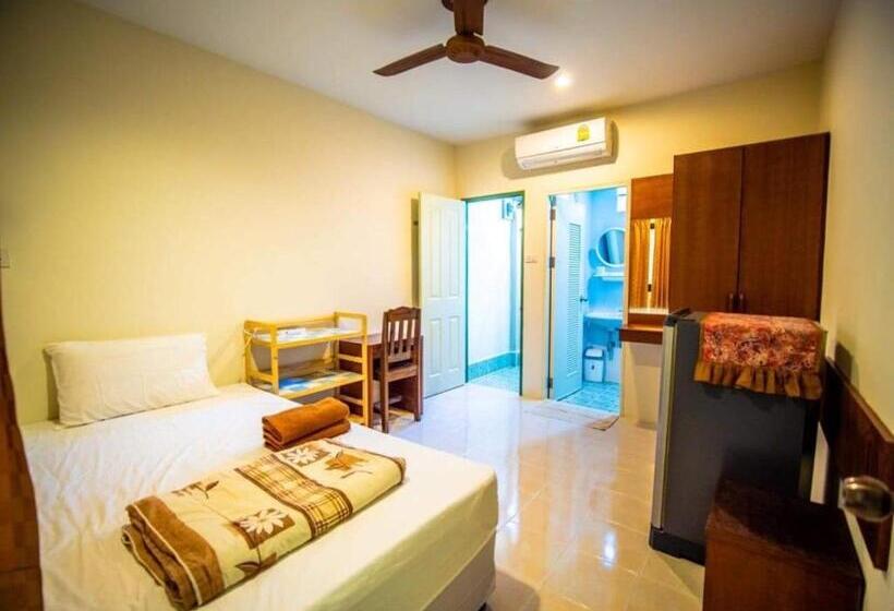 ペンション Muchshima House