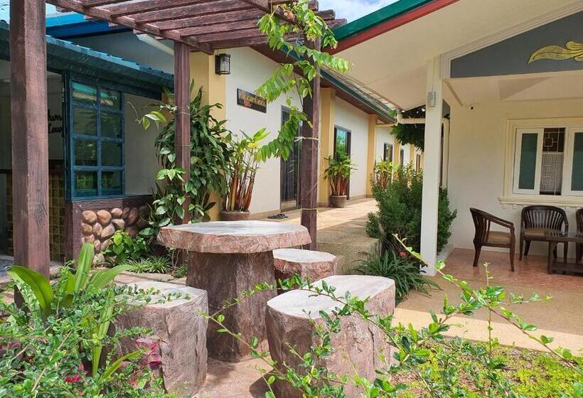 ペンション Muchshima House