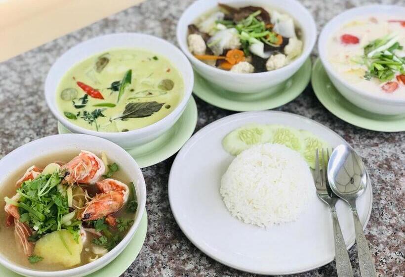 ペンション Muchshima House