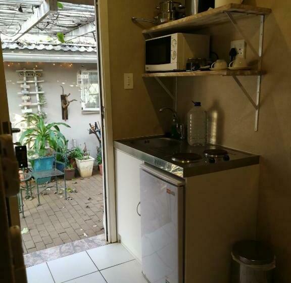 פנסיון The Fever Tree Guest House