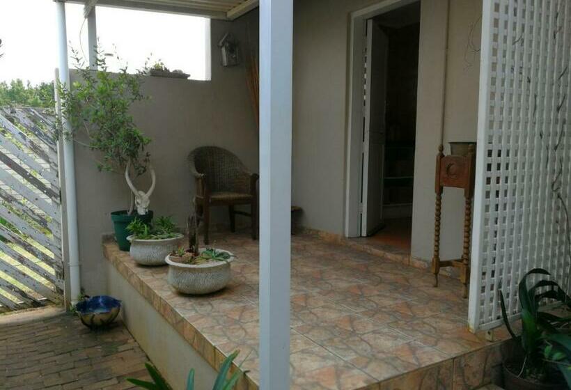 פנסיון The Fever Tree Guest House