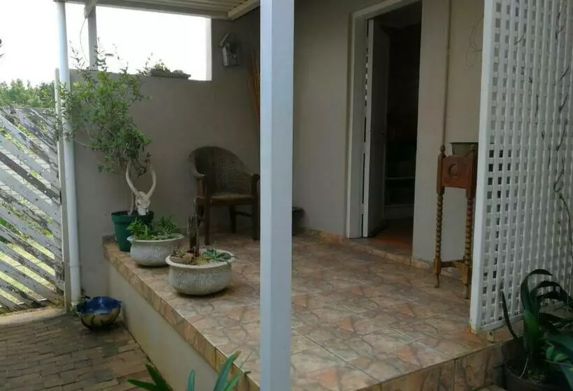 Majatalo The Fever Tree Guest House