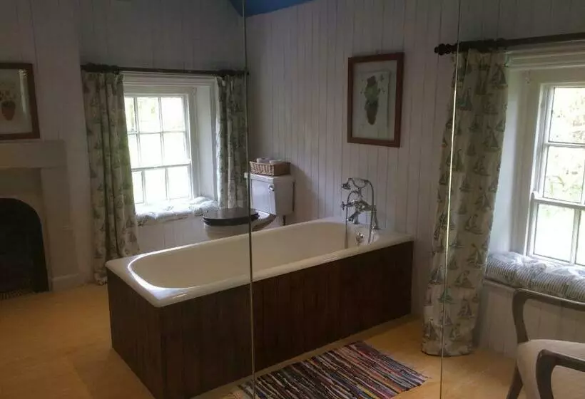 Aamiaismajoitus (B&B) Barmoors