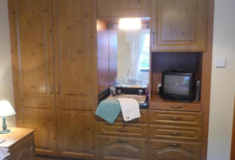 민박 The Three Arches