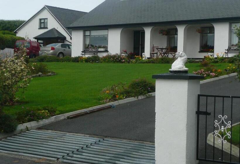 민박 The Three Arches