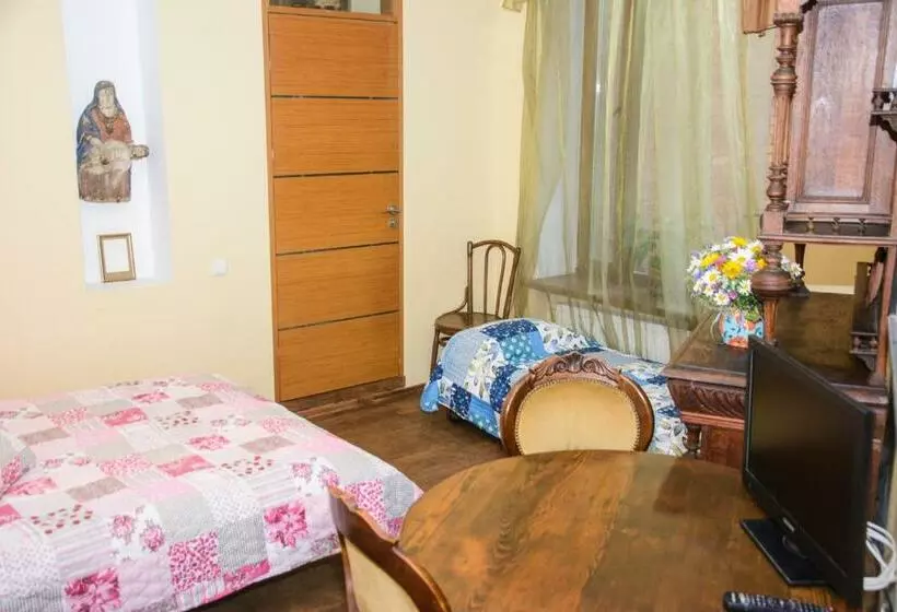 ペンション Gallery Guest Rooms
