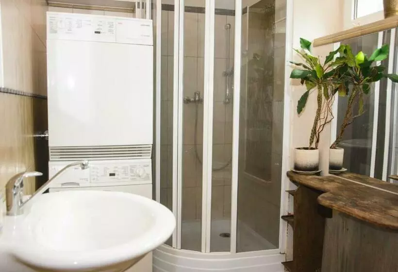 ペンション Gallery Guest Rooms