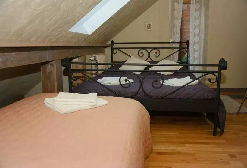 ペンション Gallery Guest Rooms