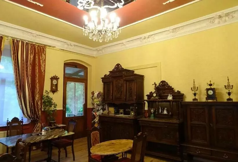 Majatalo Villa Imperia, Museums