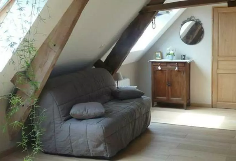 Aamiaismajoitus (B&B) Chambre D Hôte La Maison Du Mesnil