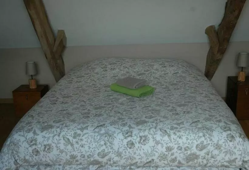 Aamiaismajoitus (B&B) Chambre D Hôte La Maison Du Mesnil