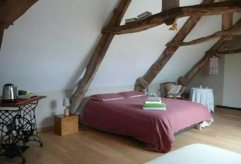 Aamiaismajoitus (B&B) Chambre D Hôte La Maison Du Mesnil