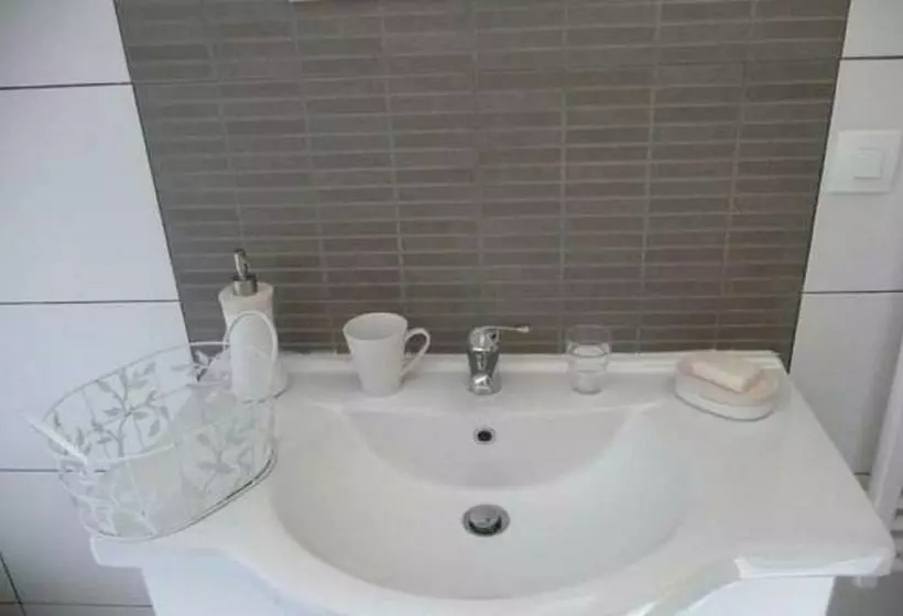 Aamiaismajoitus (B&B) Chambre D Hôte La Maison Du Mesnil