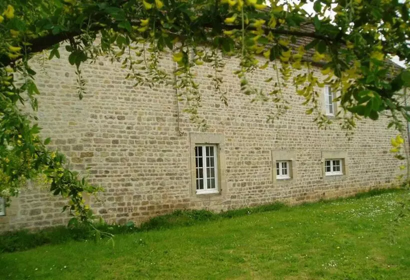 Aamiaismajoitus (B&B) Chambre D Hôte La Maison Du Mesnil