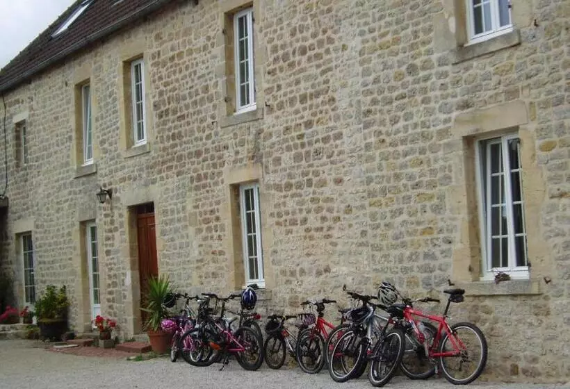 Aamiaismajoitus (B&B) Chambre D Hôte La Maison Du Mesnil