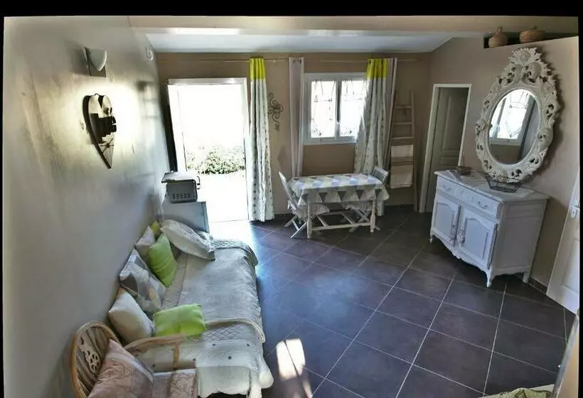 Aamiaismajoitus (B&B) La Bastide Des Sources