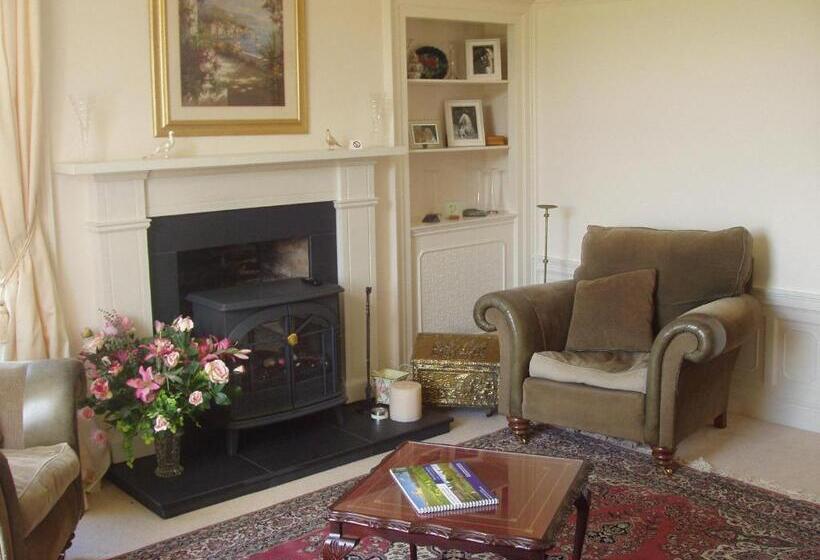 مبيت وإفطار Lornebank Homestay