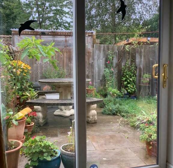 مبيت وإفطار Primrose Villa Self Catering Bnb