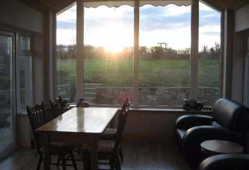 ベッドアンドブレックファースト Riverside Glanworth