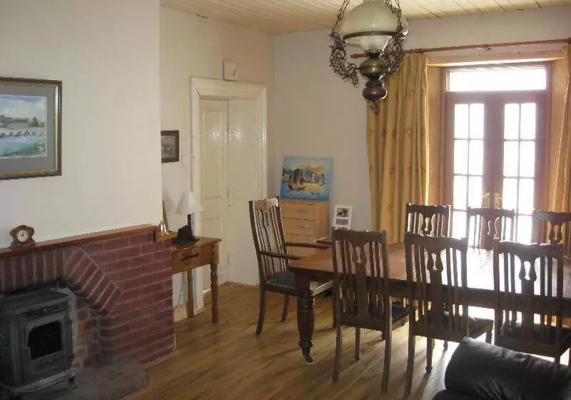 ベッドアンドブレックファースト Riverside Glanworth