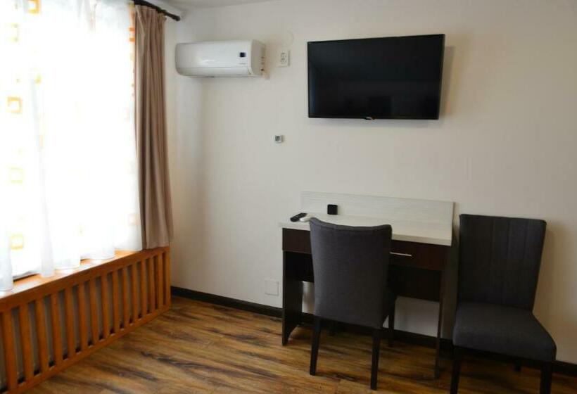 Пансион Casa Caprioara